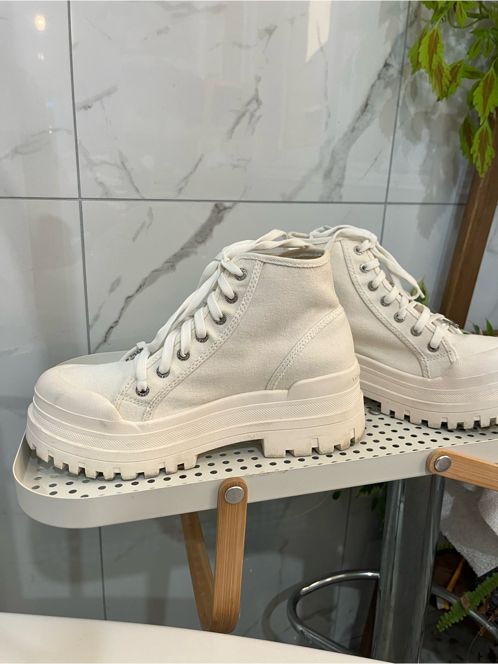Windsor Smith Chunky Platform High Top Ankle Boots Off-White Cream Lace-Up Sz 10